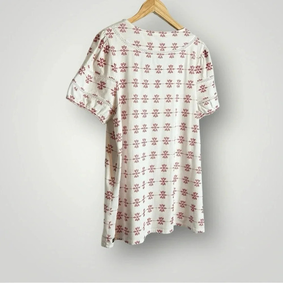 Matilda Jane | Enchanted Garden Carolina Eyelet Top Short Sleeve V Neck - Picture 5 of 7